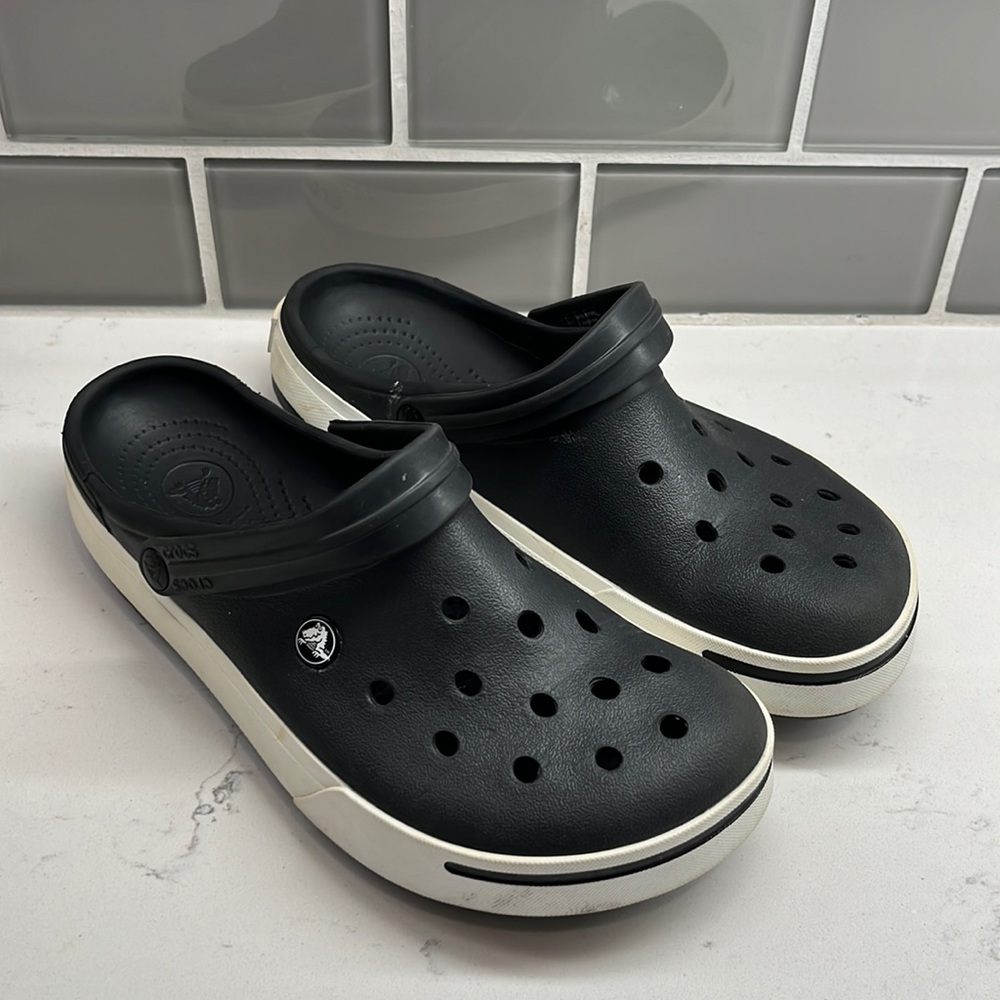 CROCBAND CLOG Size: 9 Color: Black Excellent Condition